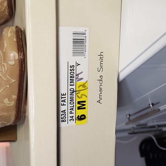 Amanda Smith Palomino Embossed boots - Picture 9 of 9